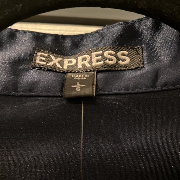NWT Express Satin Navy Short-Sleeve Button Down dress shirt, Size L - Picture 2 of 4